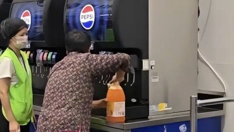 武漢山姆會員店 大媽帶大桶續杯免費飲料（視頻）