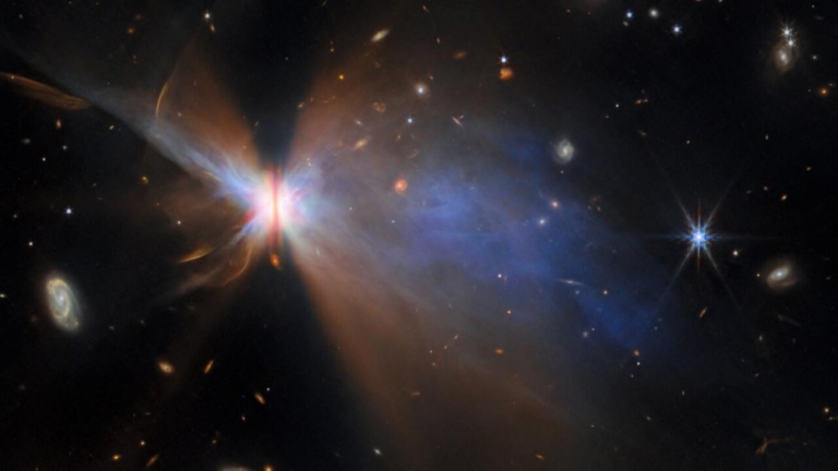 韋伯望遠鏡拍到宇宙中巨大的「蝴蝶」