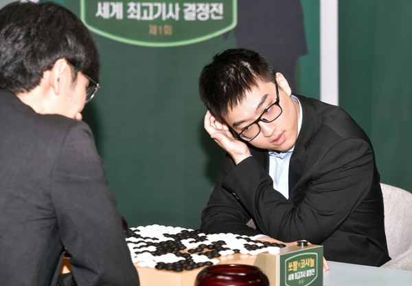 最強棋士戰決賽：屠曉宇險勝申真諝 先拔頭籌