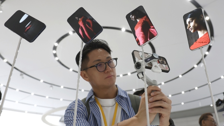 【財經簡訊】iPhone17 AI功能不足令人失望
