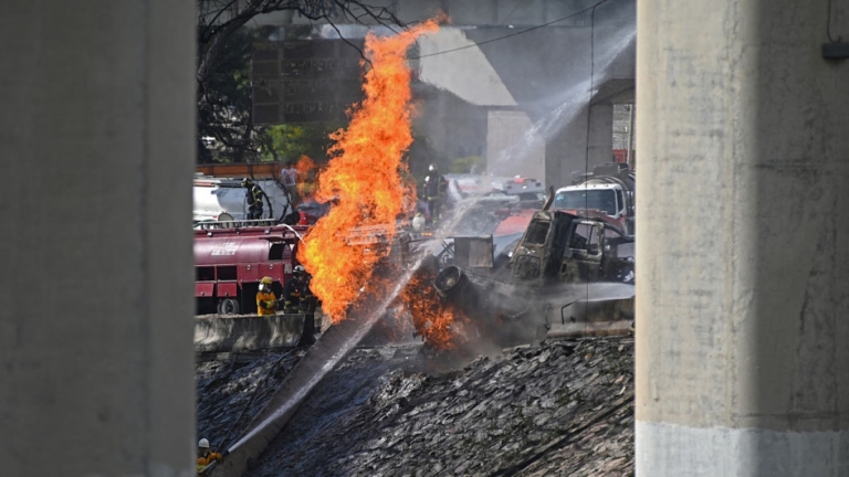 墨西哥市油罐車爆炸帶來大範圍破壞 增至4死90傷