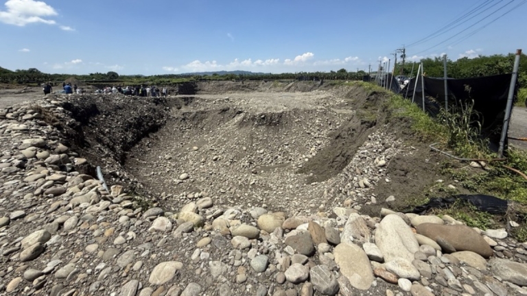 高雄美濃被挖成「大峽谷」 大寮良田變廢田 引社會關注