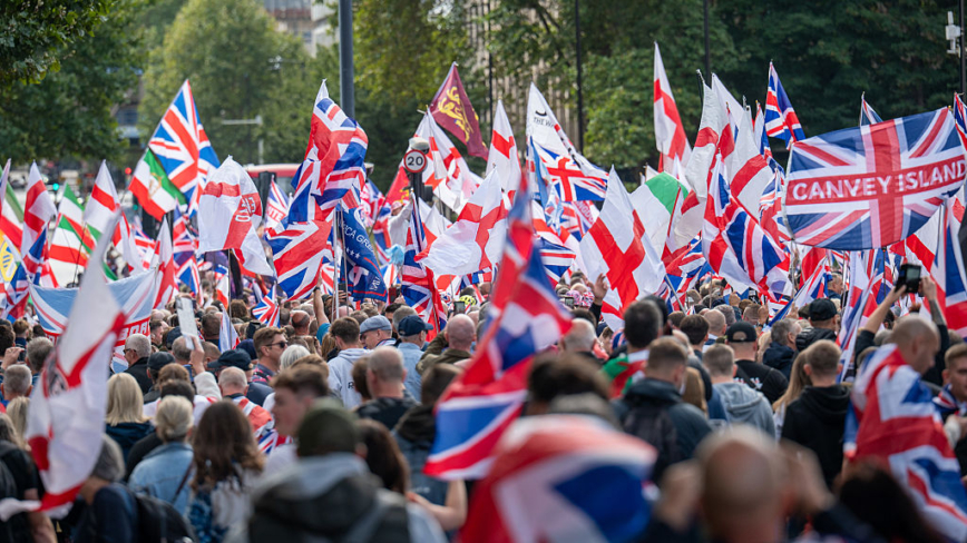 英国伦敦举行百万人反移民大游行（视频）