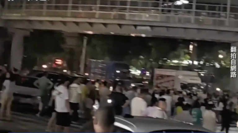 【禁聞】9月15日維權動態 廣東佛山業主抗議停車費上漲 阻斷交通