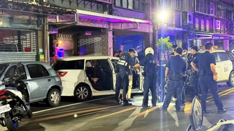 詐欺車手拒檢逃逸 新北警連開22槍逼停圍捕