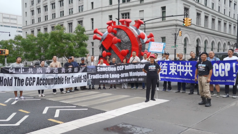 《中共病毒》雕塑遭焚案開審 陳維明到場聲援