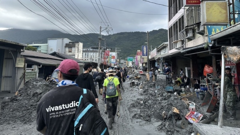 搶救花蓮光復鄉刻不容緩 市區僅准行人及救災機具進入