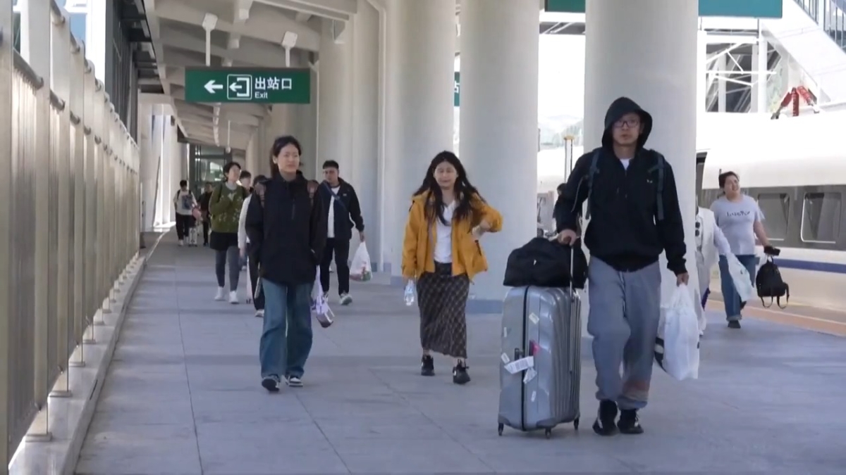 【禁闻】十一长假 中国掀起「窝囊游」风潮