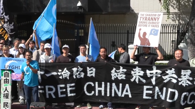國殤日齊聚抗共 洛杉磯中港台維族人堅持發聲