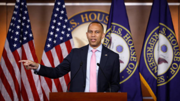 【直播】眾議院民主黨領袖傑弗里斯舉行記者會