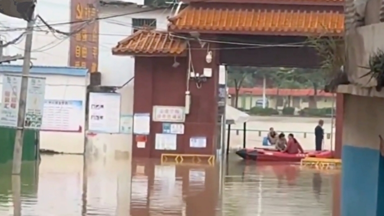 廣西洪災無人救援 災民上網求救