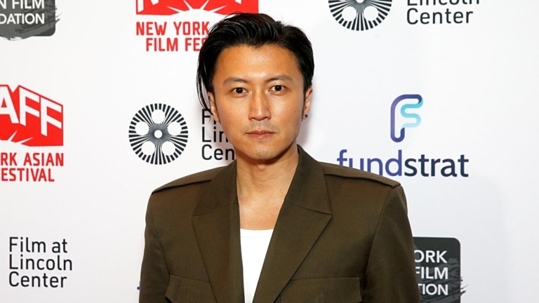 謝霆鋒大陸演唱會驚現「分身」 粉絲圍堵狂拍