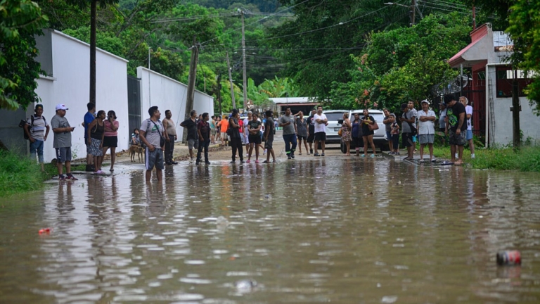 墨西哥暴雨成災 3個州至少27人死亡