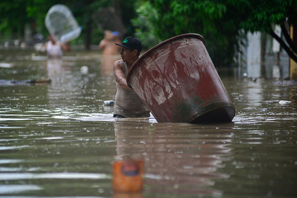 墨西哥暴雨成災 3個州至少27人死亡
