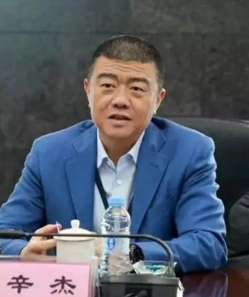 萬科年內兩換董事長股價大跌 深鐵是否繼續輸血成焦點
