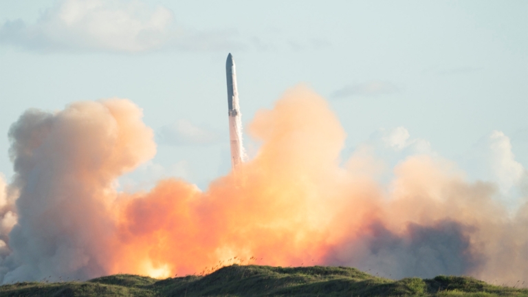 10月14日國際聚焦 SpaceX星艦第11次試飛成功 為美登月任務添信心