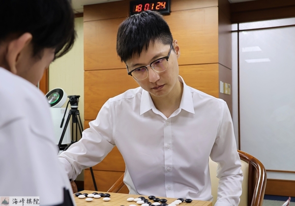 棋王賽循環圈:蕭正浩豪取六連勝 王元均緊咬不放