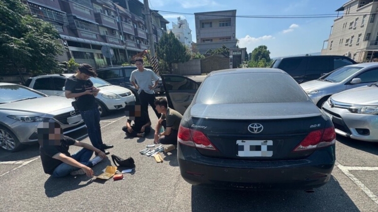 南投老婦交出100萬元 馬來西亞男「車手」當場被捕
