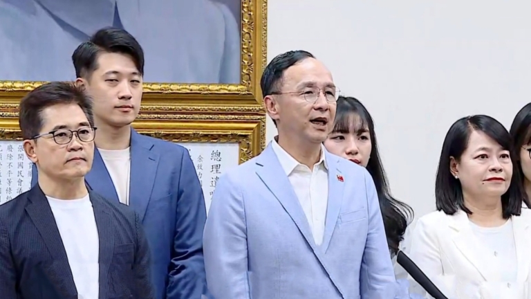 【短訊】國民黨主席選舉 鄭麗文當選 朱立倫祝賀