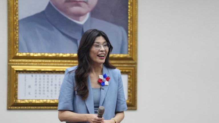 鄭麗文談赴中收習賀電 藍基層民代表示疑慮