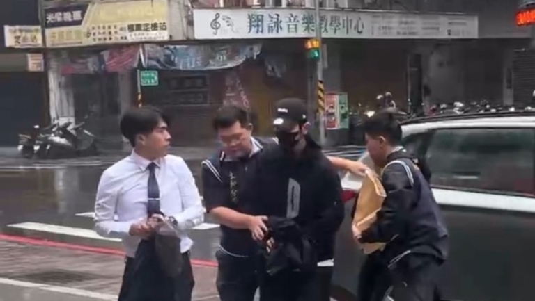 修杰楷認花錢 因體檢未過變替代役 妻懷孕僅服役5個月
