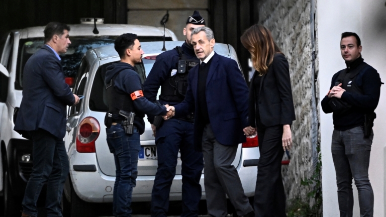 前法國總統薩科齊將出獄 獲准在家服刑