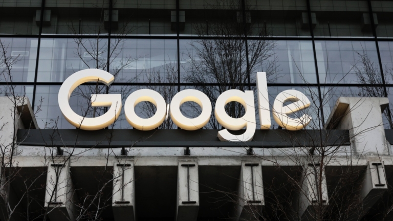 AI支出暴增引疑慮 Meta暴跌、Google市值反超