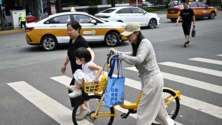 生孩子成晉升關鍵因素？中國各地花式獎勵促婚育率