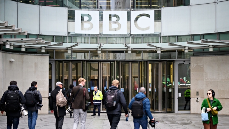 川普起訴BBC 索賠100億 萬斯斥名利場歪曲報導