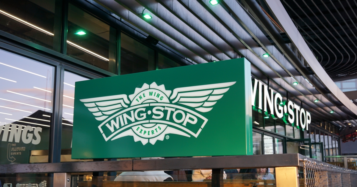 Wingstop Lorry 卖店赚上亿美金后喊“无聊” 35岁富翁要重返工作 | 快餐连锁店 | Wingstop | 财富 | 新唐人电视台