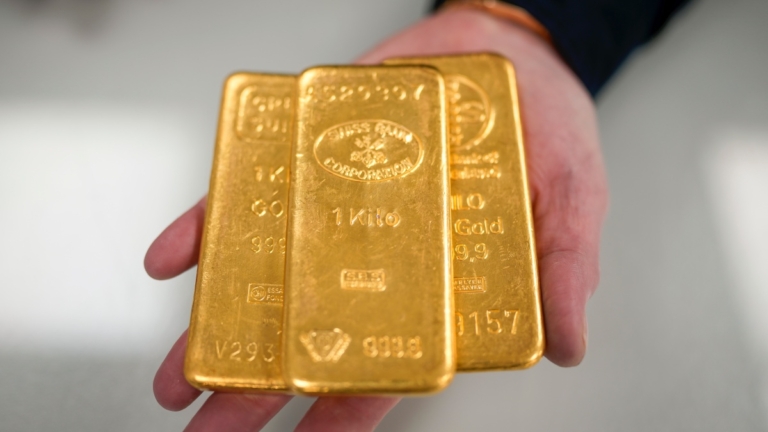 【財經簡訊】週四黃金價格大漲 德航運公司赫伯羅特獲利下降