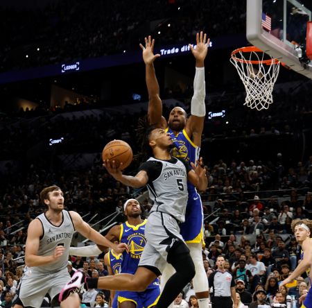 NBA：庫里連砍45+分 率勇士「雙殺」馬刺