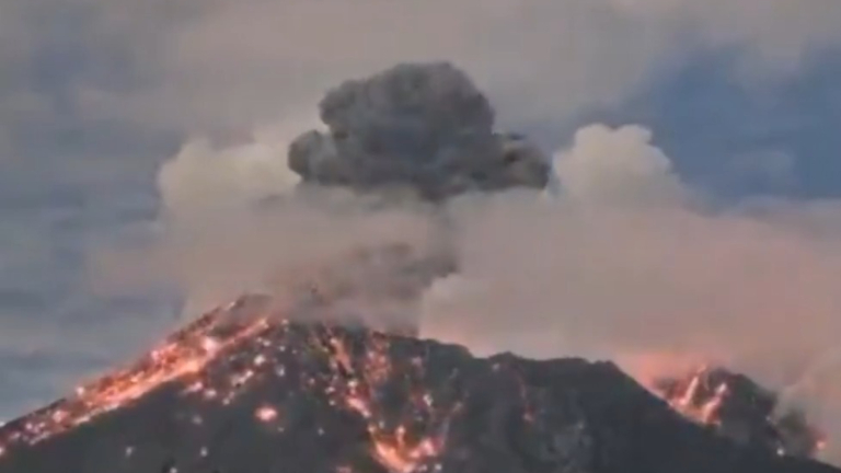 日本櫻島火山爆發 數十架航班停飛
