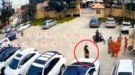 柬埔寨一女子持枪“劫法场” 网络爆红（视频）