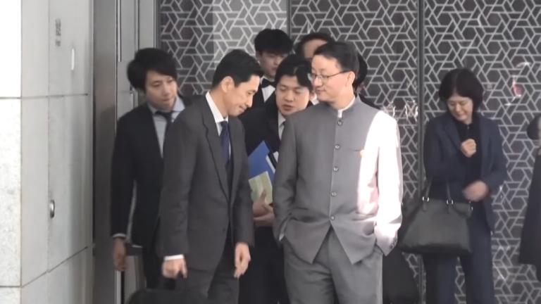 插兜輕蔑送客 專家：中共流氓外交失態且不智