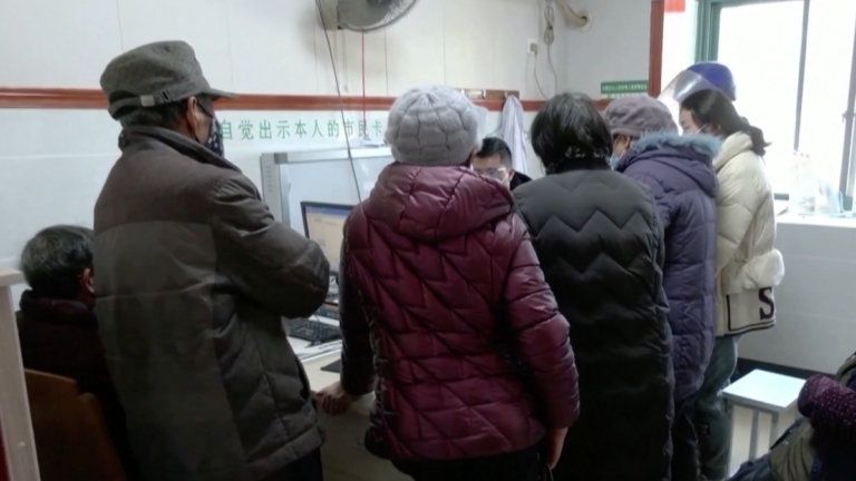 大陸醫院人滿為患 降薪欠薪引發離職潮