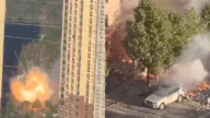 湖南郴州一煙花爆竹門店爆炸 汽車炸飛(視頻)