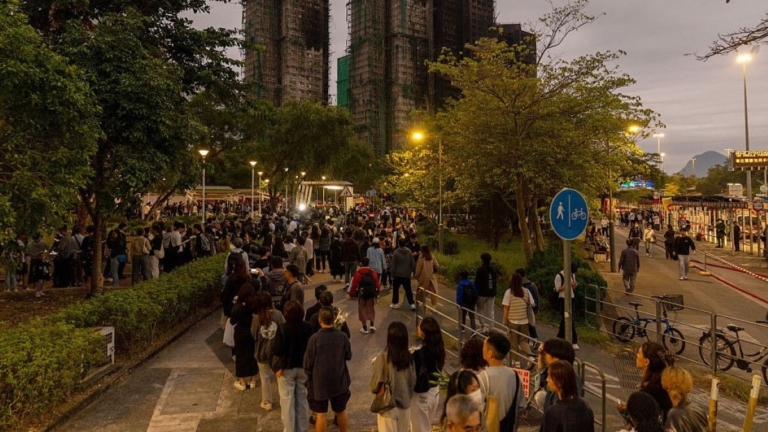 香港青年籲徹查火災真相被逮 外媒嘆異議聲音一夜消失