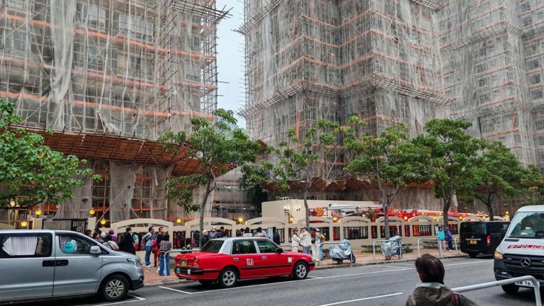 香港大火同一建商工程冒煙 多名住戶緊急疏散