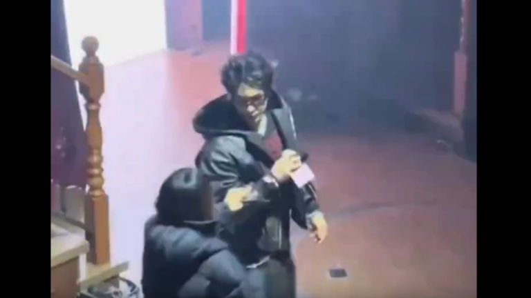 中國男星馬伯騫遭女粉絲強吻 40秒驚魂影片曝光（視頻）