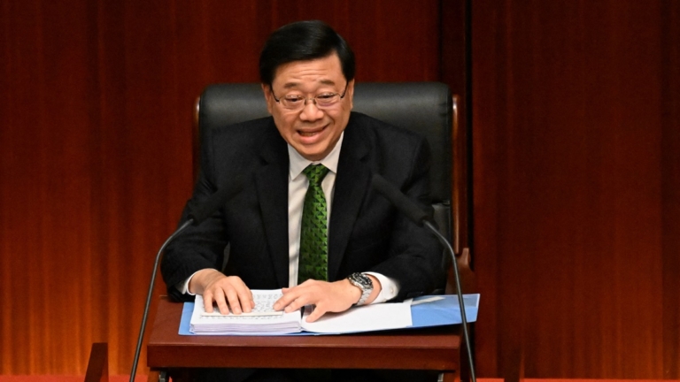 宏福苑大火156人枉死 李家超被問為何不下台