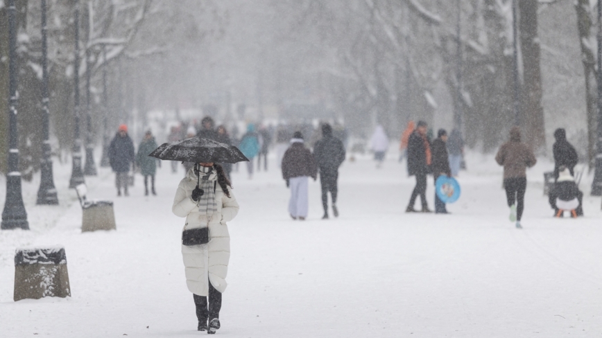 冬季风暴席卷美国多州 可能增强为“炸弹气旋”