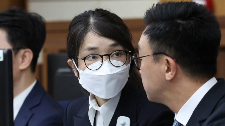 韓國前總統夫人金建希受賄案 檢方求處15年徒刑