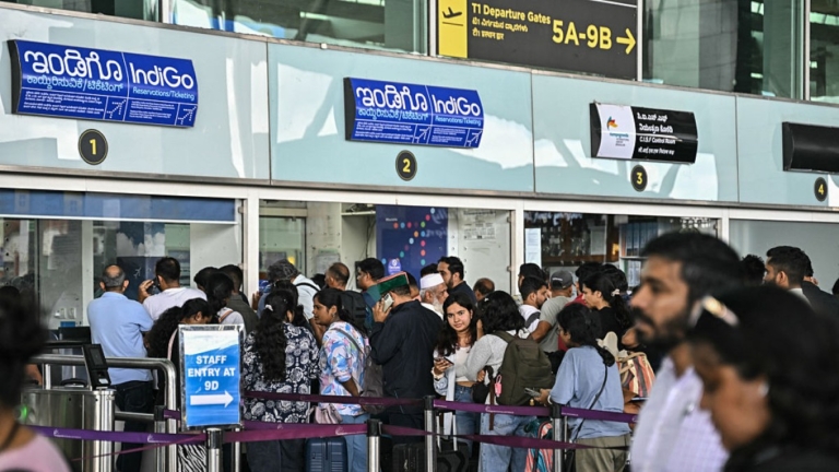 印度靛藍航空航班大亂 旅客滯留機場 估恢復正常需2個月