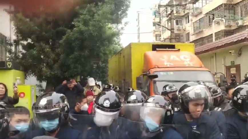 現役鎮壓老兵 上海海軍家屬院再爆衝突（視頻）