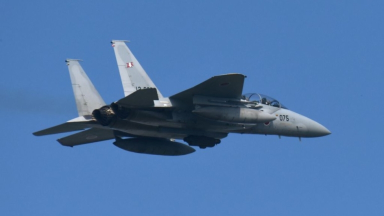 中共軍機雷達照射鎖定日本F-15 日方深夜嚴正抗議