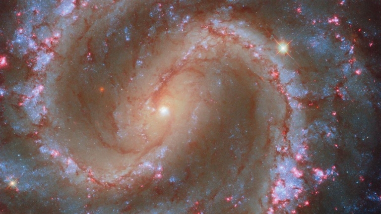 哈伯望遠鏡拍到極為暗淡的「失落星系」