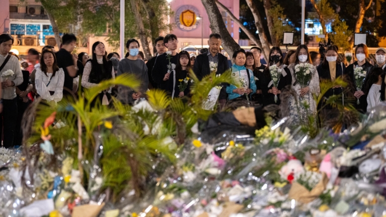 【新聞週刊】香港大火增至159死 民眾追責聲浪高漲