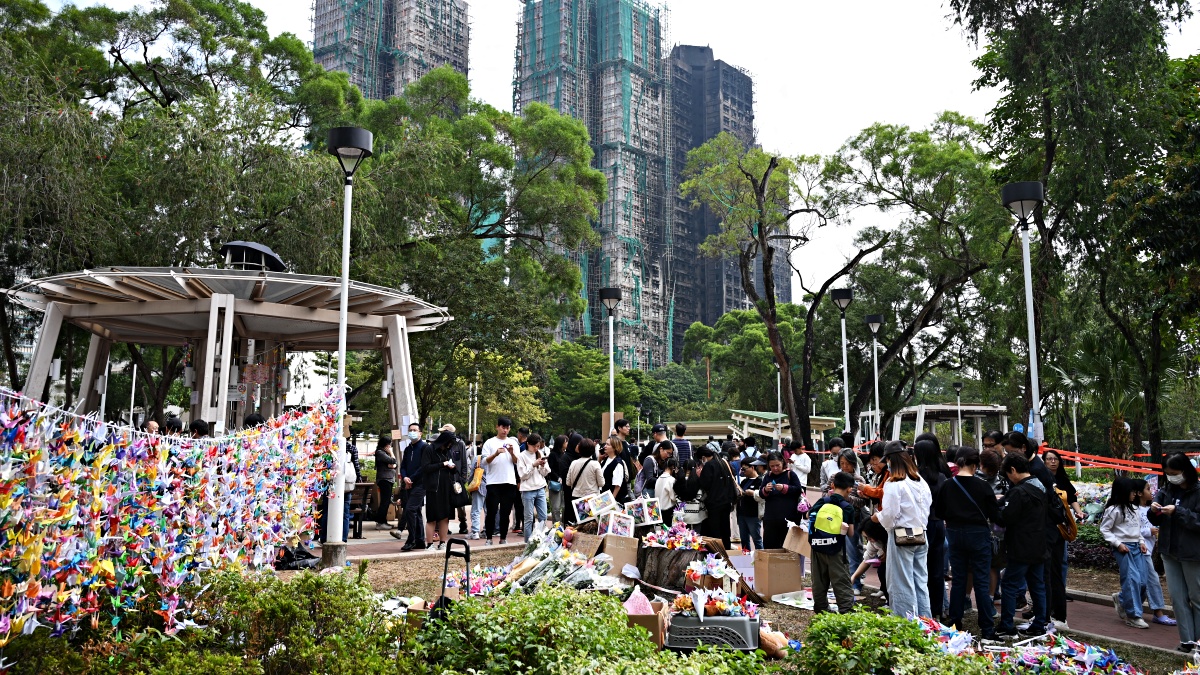 【禁闻】香港大火港人追责呼声高 中共恐吓外媒