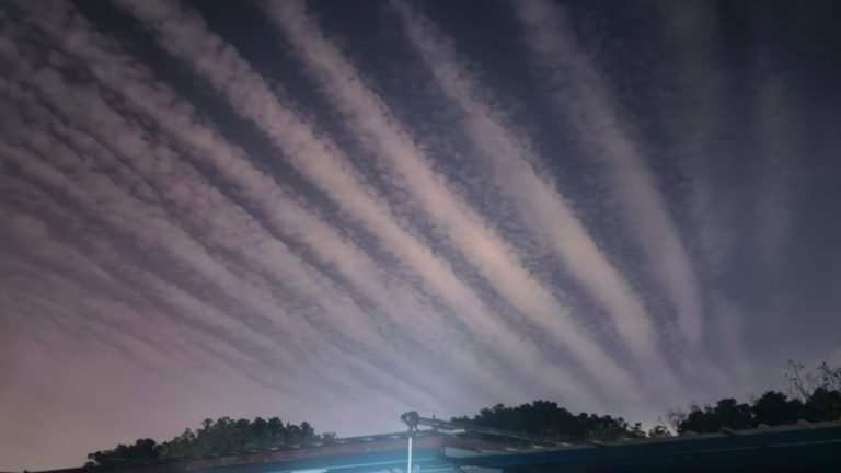 日本大地震後 上海驚現「地震雲」（組圖/視頻）